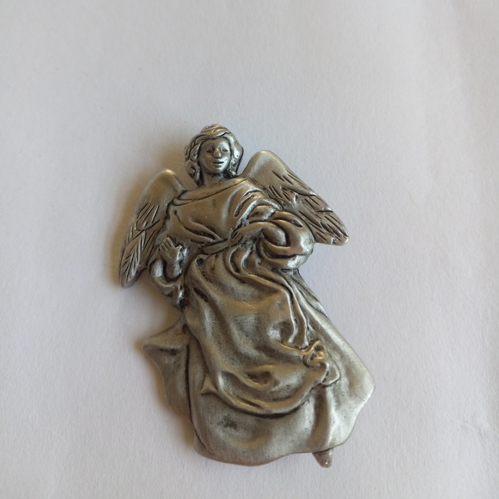 Angel broach
